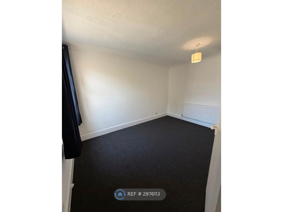 Property photo 2 of 28