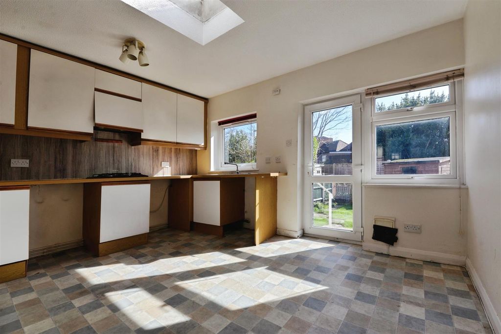 Property photo 3 of 15 Kitchen-Diner.Jpg