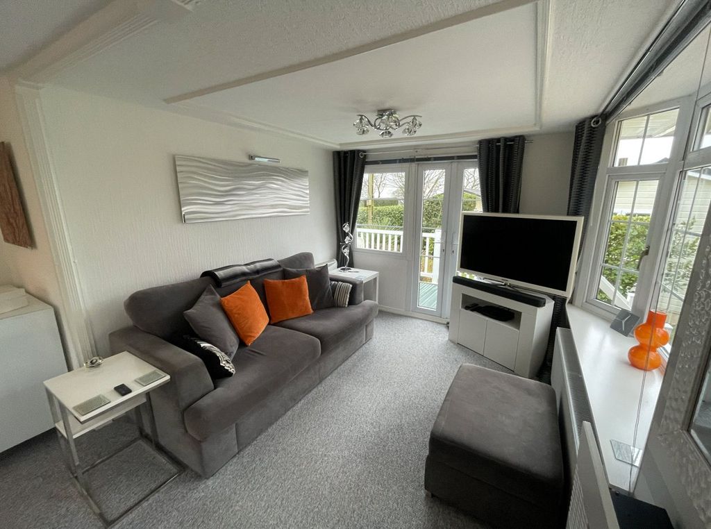 Property photo 3 of 21 Picture No. 09