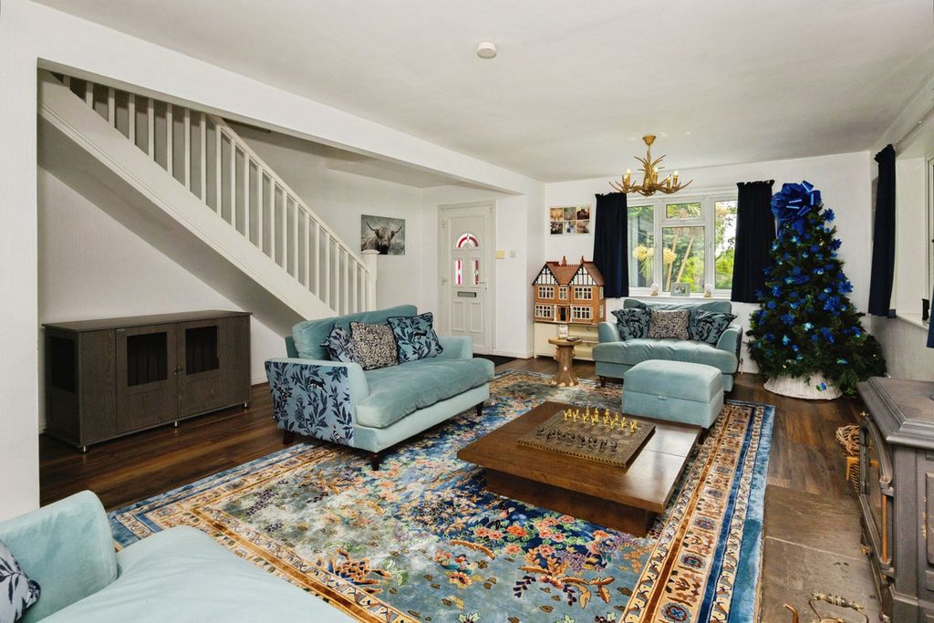 Property photo 3 of 32
