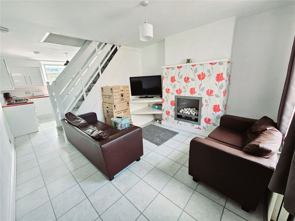 Property photo 2 of 13 Lounge