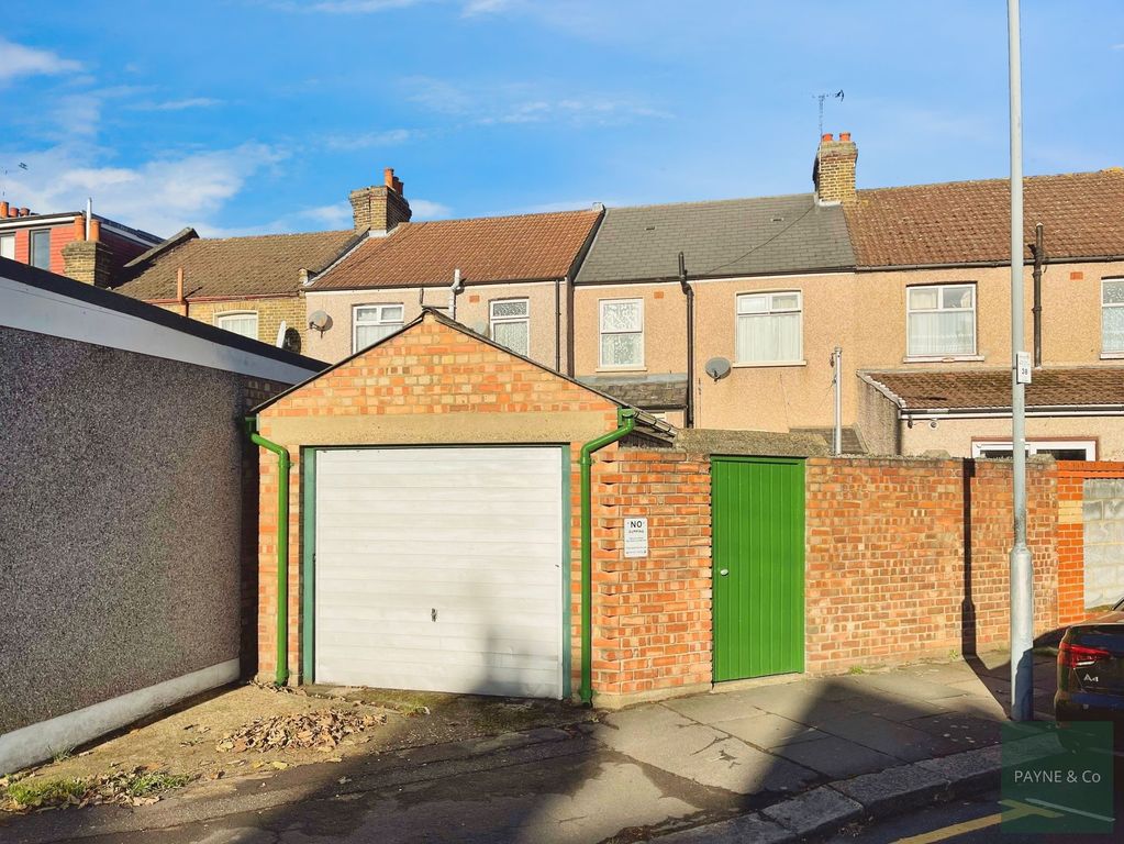 Property photo 2 of 17