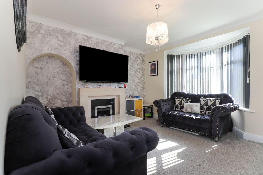 Property photo 2 of 25 Living Room