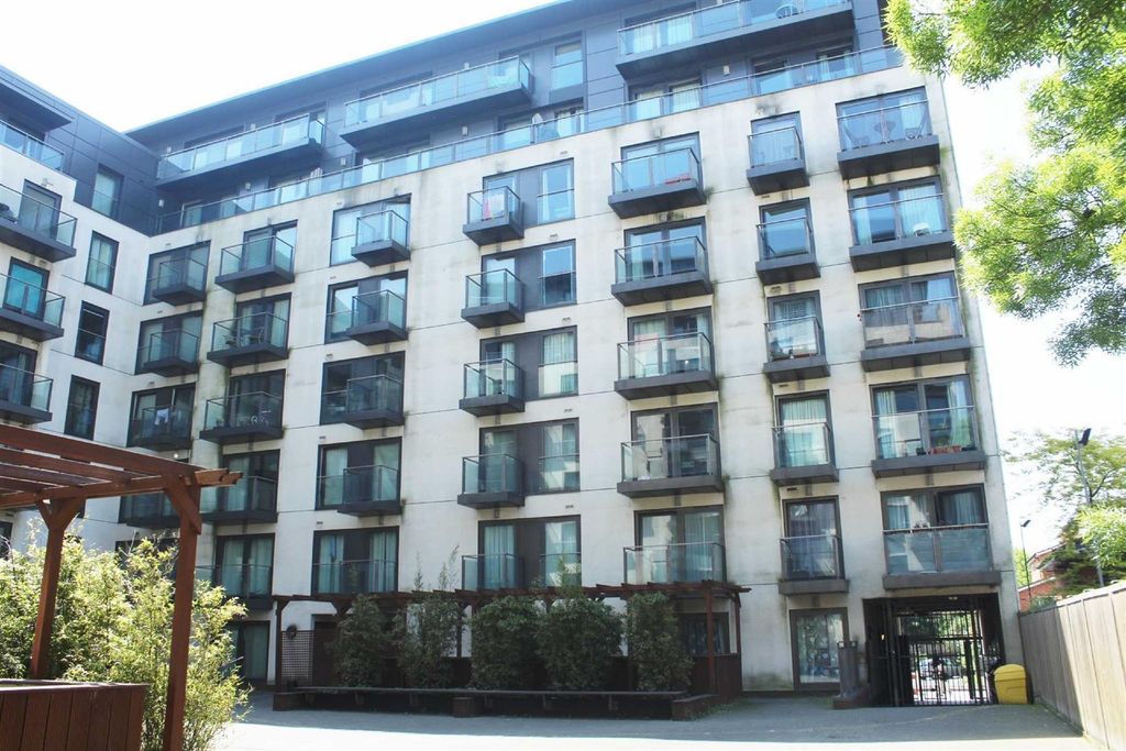 Property photo 1 of 5