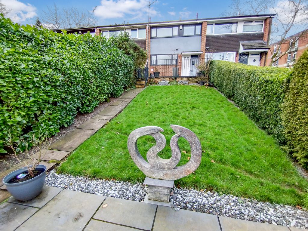 Property photo 2 of 31