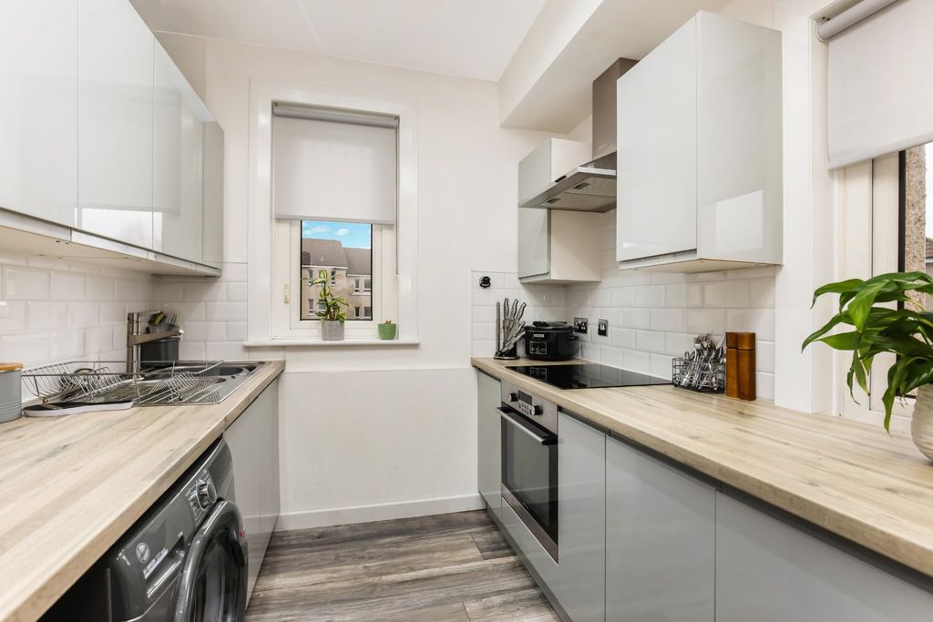 Property photo 3 of 14 Kitchen