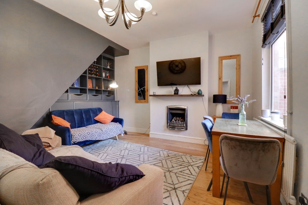 Property photo 2 of 13