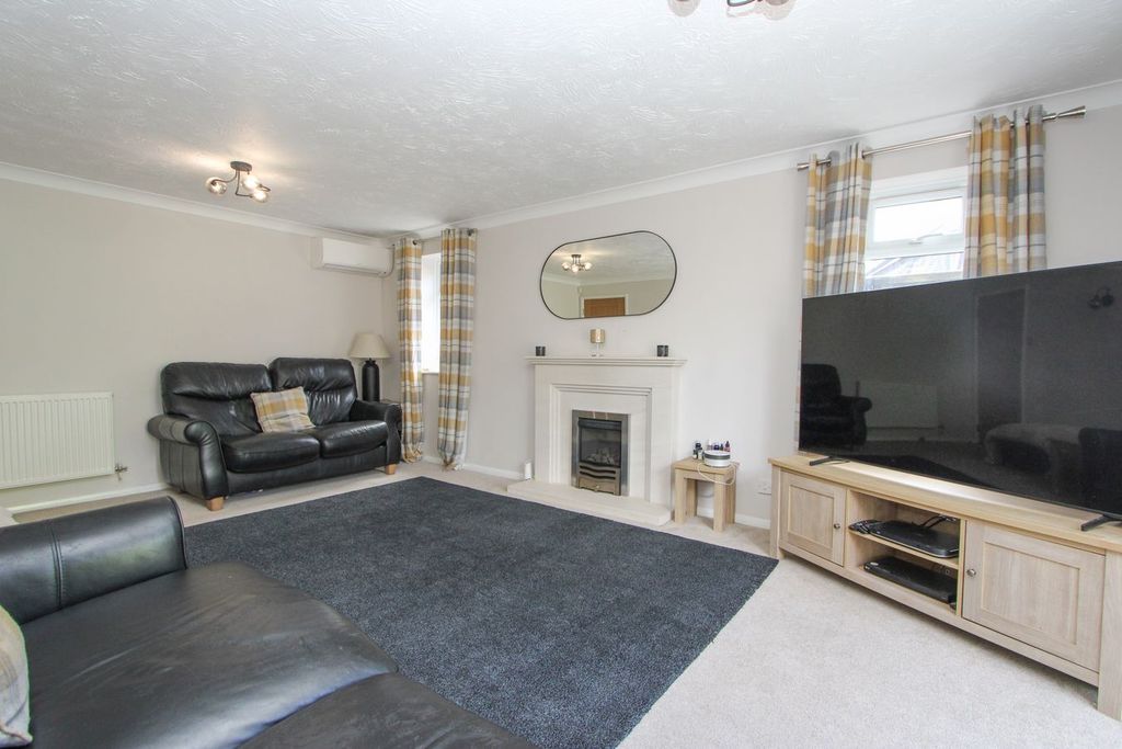 Property photo 3 of 29