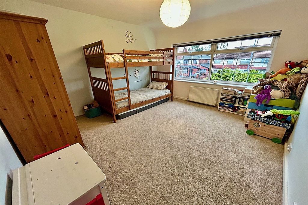 Property photo 3 of 18 Bedroom 1