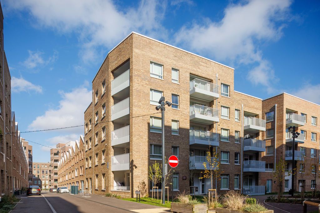 Property photo 1 of 8 Photo 8