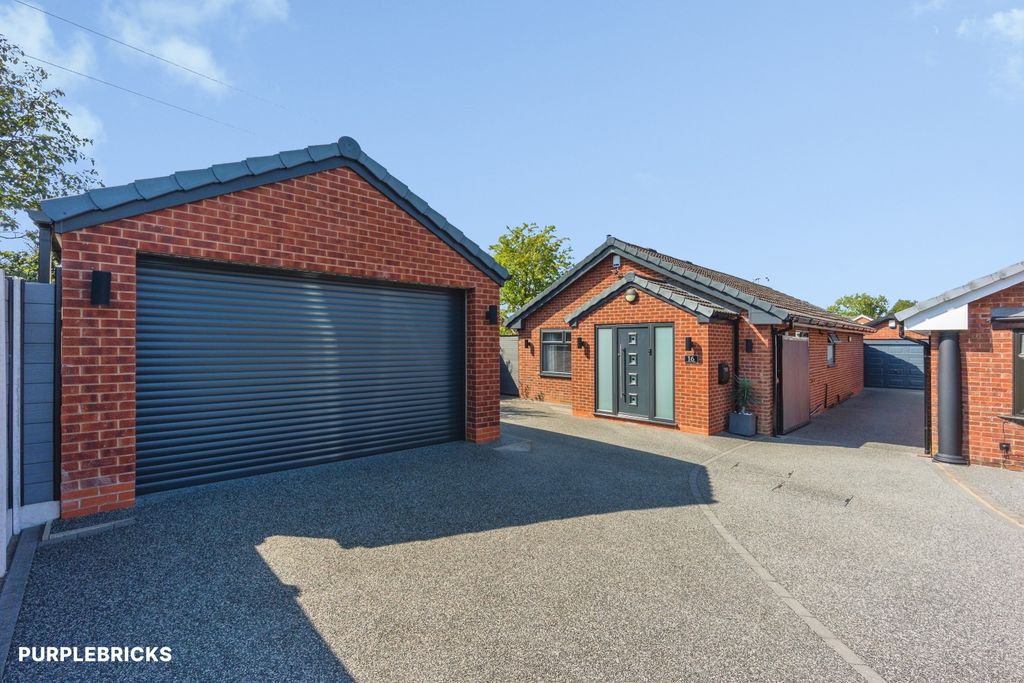 Property photo 2 of 40