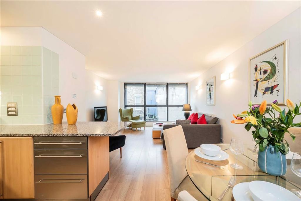 Property photo 2 of 8