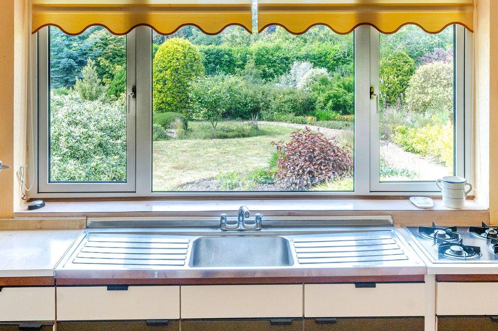 Property photo 2 of 17 Kitchen Views