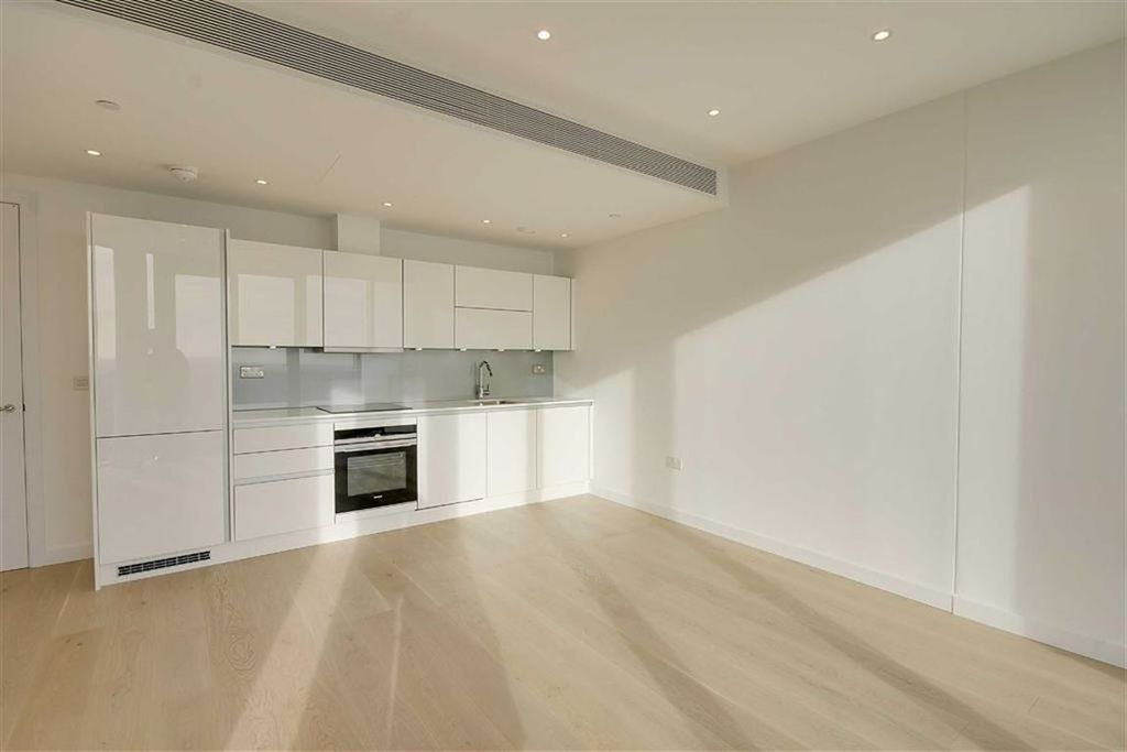 Property photo 3 of 17 Kitchen 1