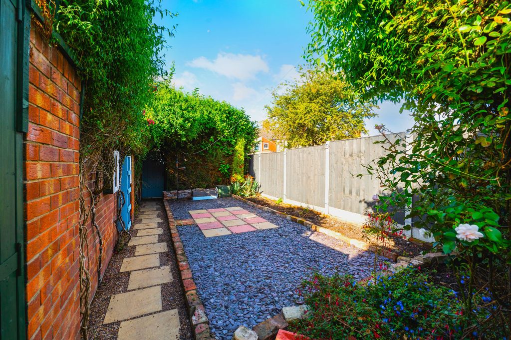 Property photo 3 of 30 Photo 02