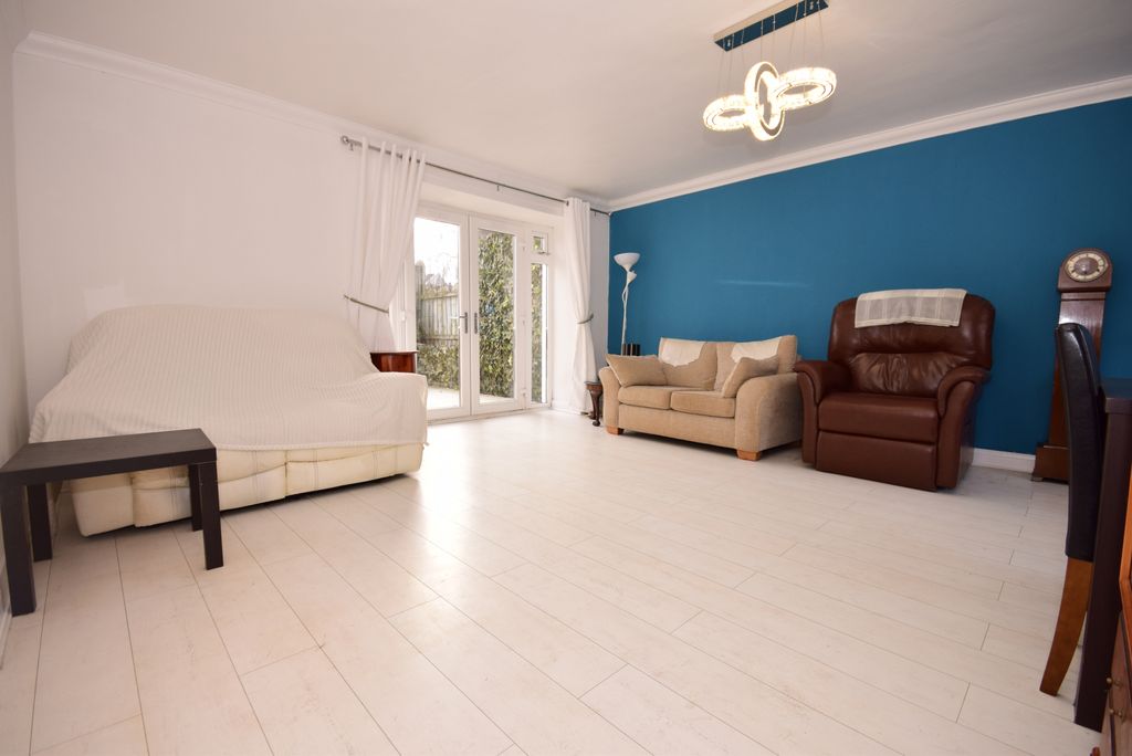 Property photo 2 of 21 Lounge/Dining