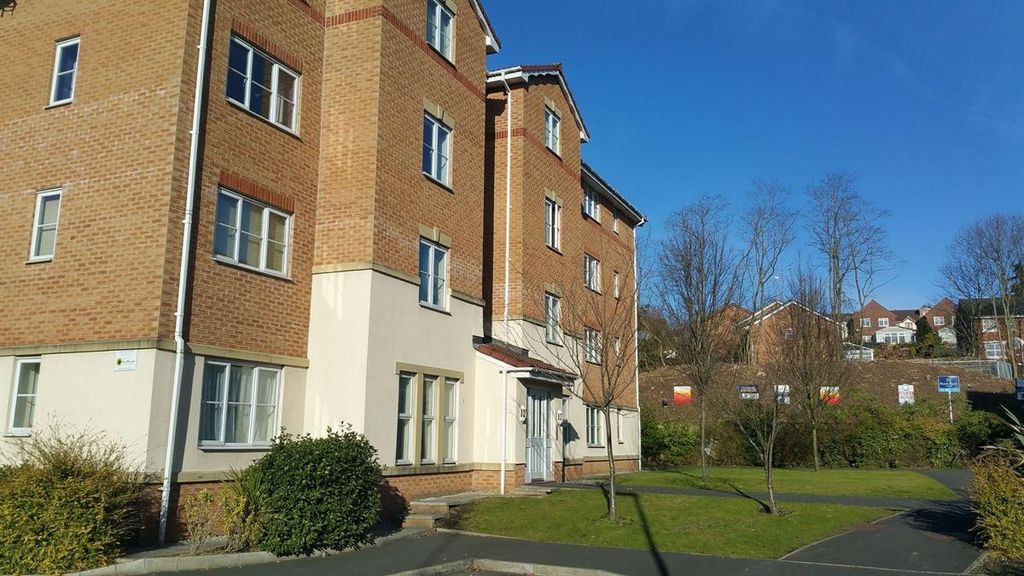 Property photo 2 of 15 Well-Maintained Modern Apartment Block Set In Tidy...