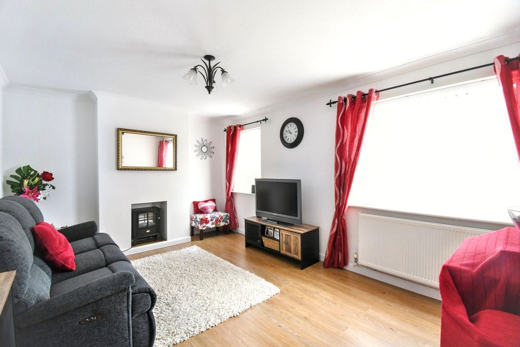 Property photo 3 of 14