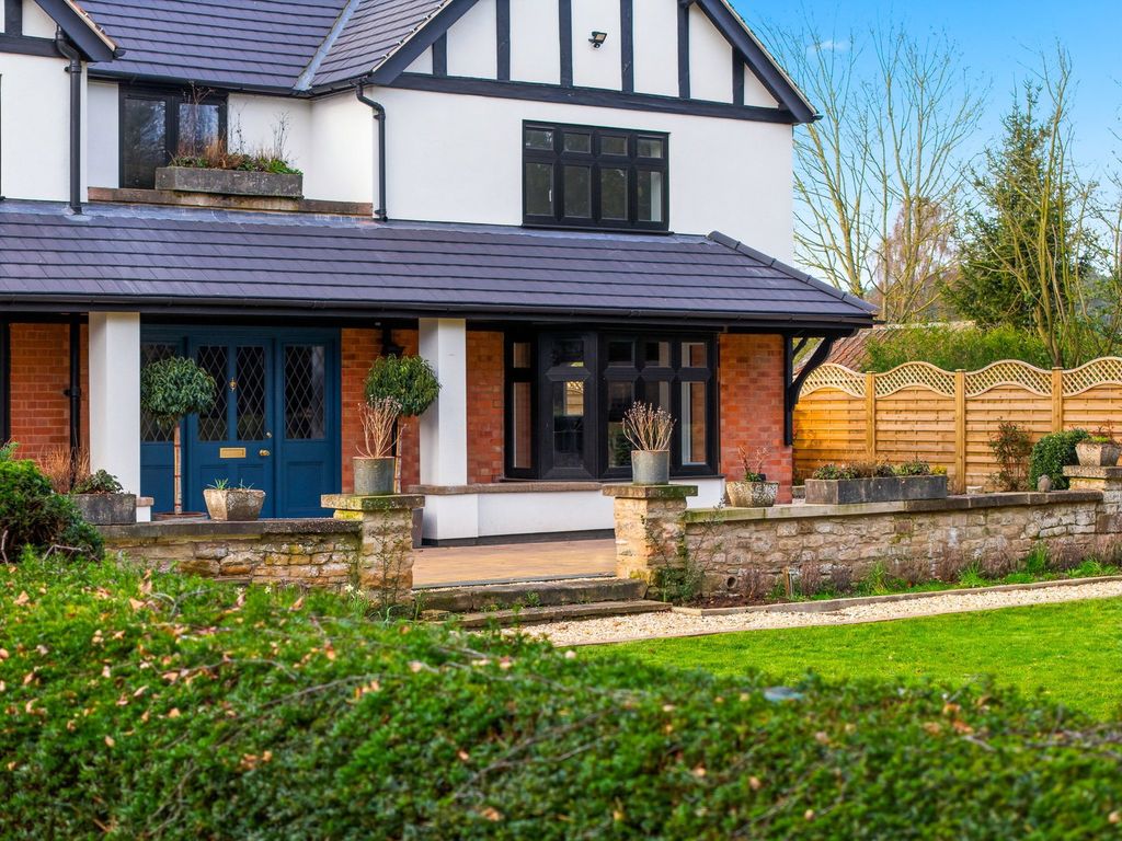 Property photo 2 of 53