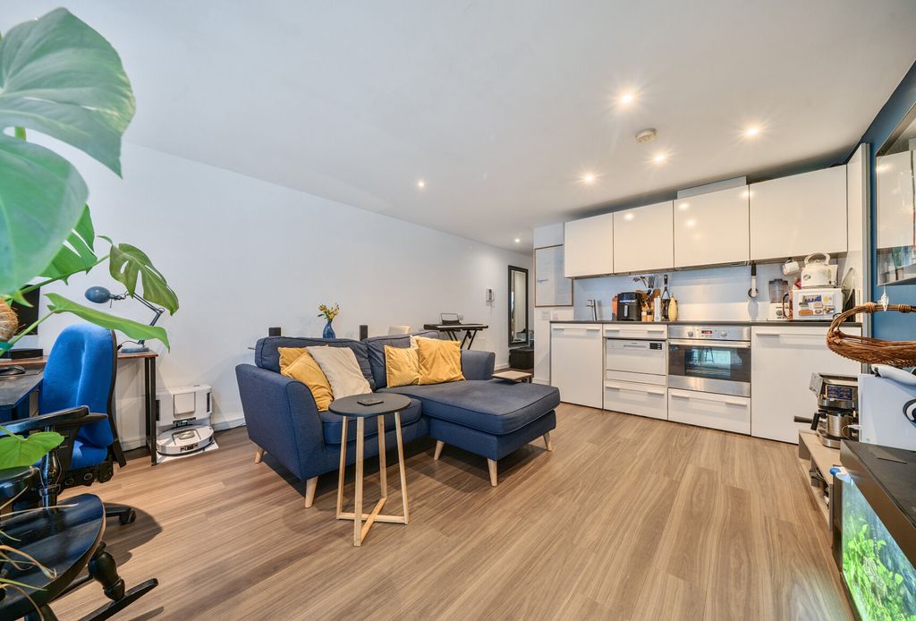 Property photo 1 of 17 1456889-10-69Fcd5...