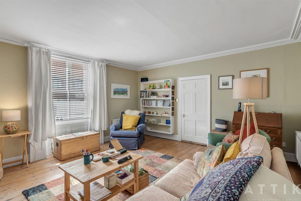 Property photo 3 of 47
