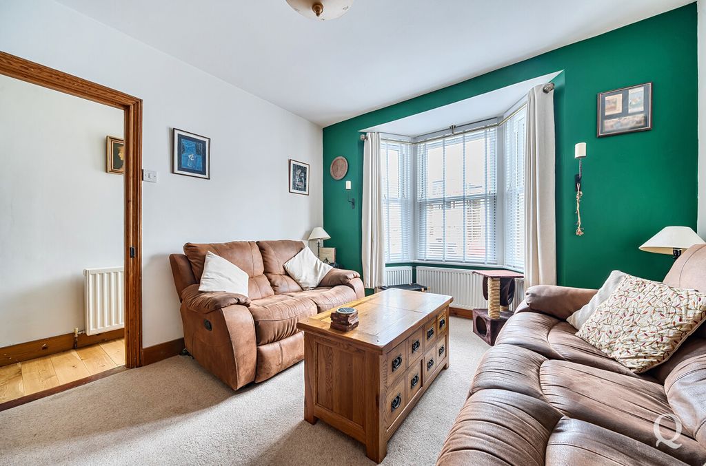 Property photo 2 of 24 1Bcdd8Bf-01Ef-4B9...