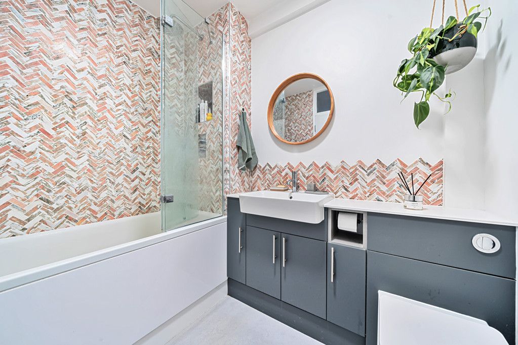 Property photo 2 of 13 Bathroom