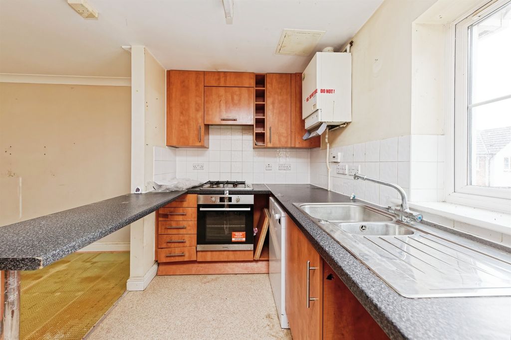 Property photo 3 of 11