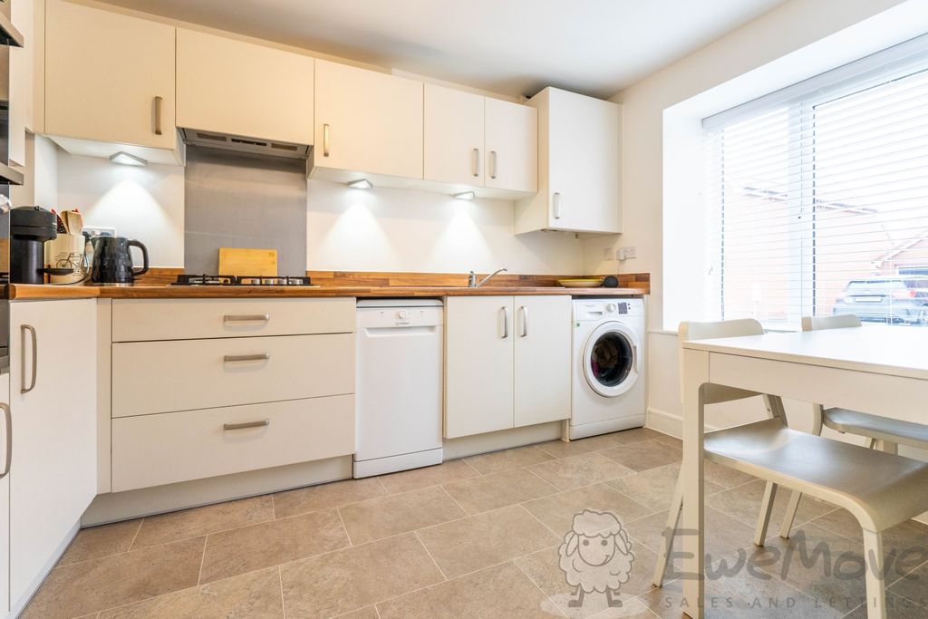 Property photo 3 of 12 Kitchen-Diner