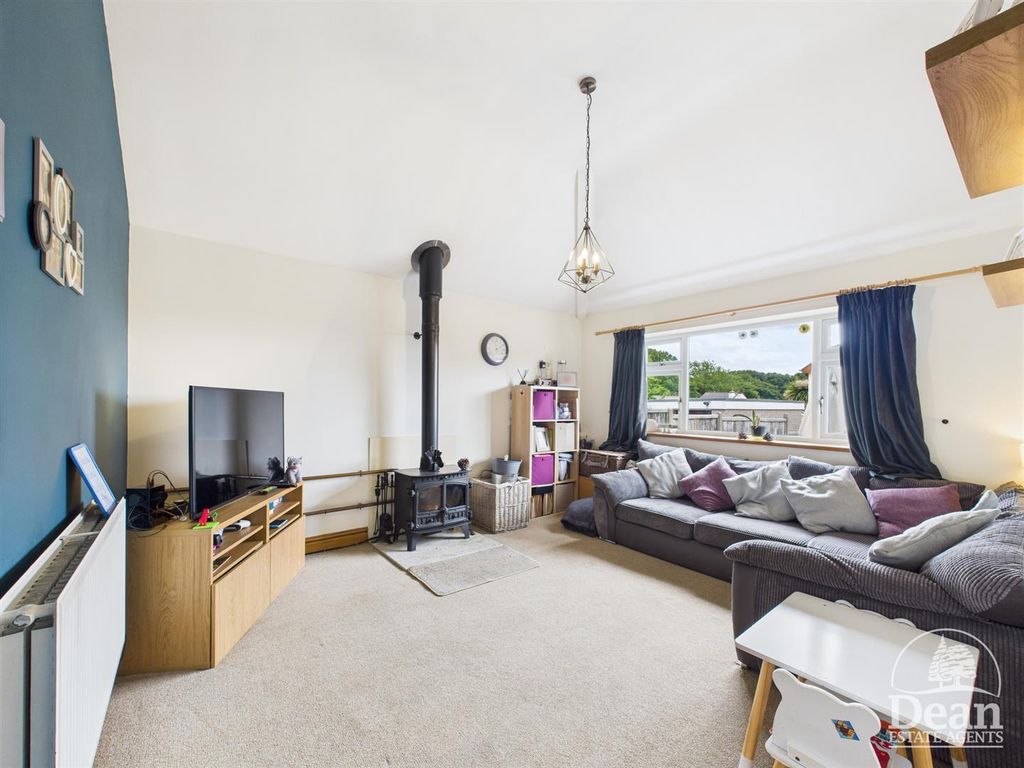 Property photo 2 of 19