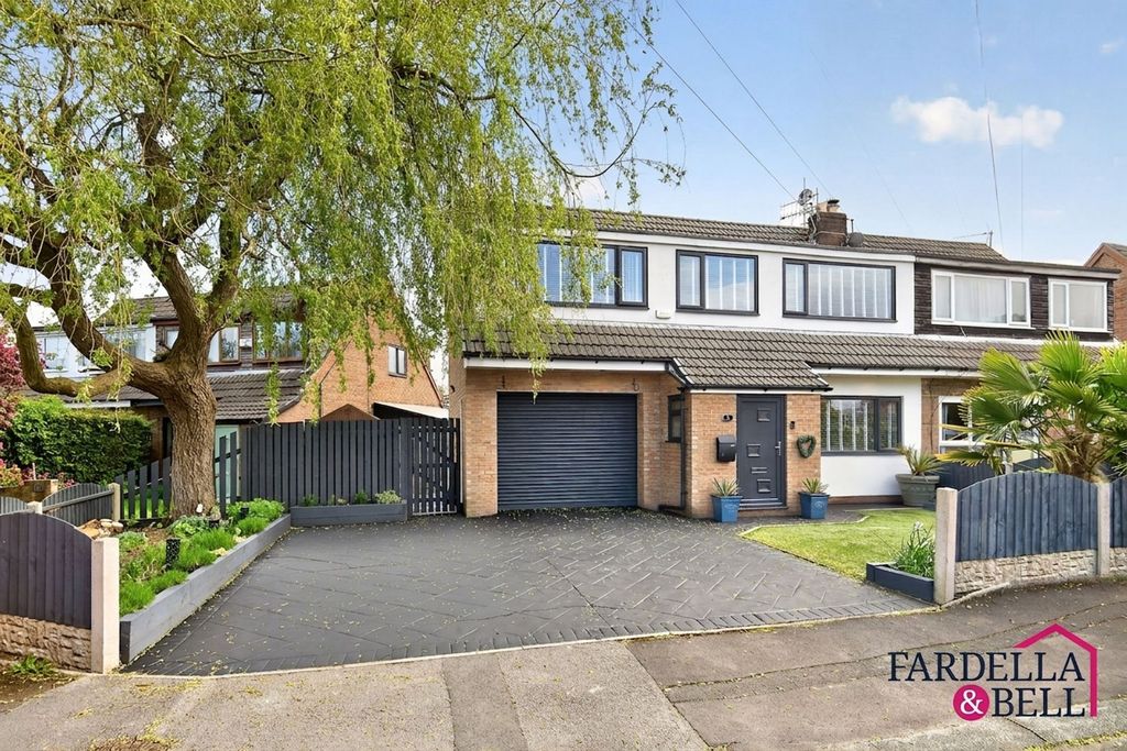 Property photo 1 of 18