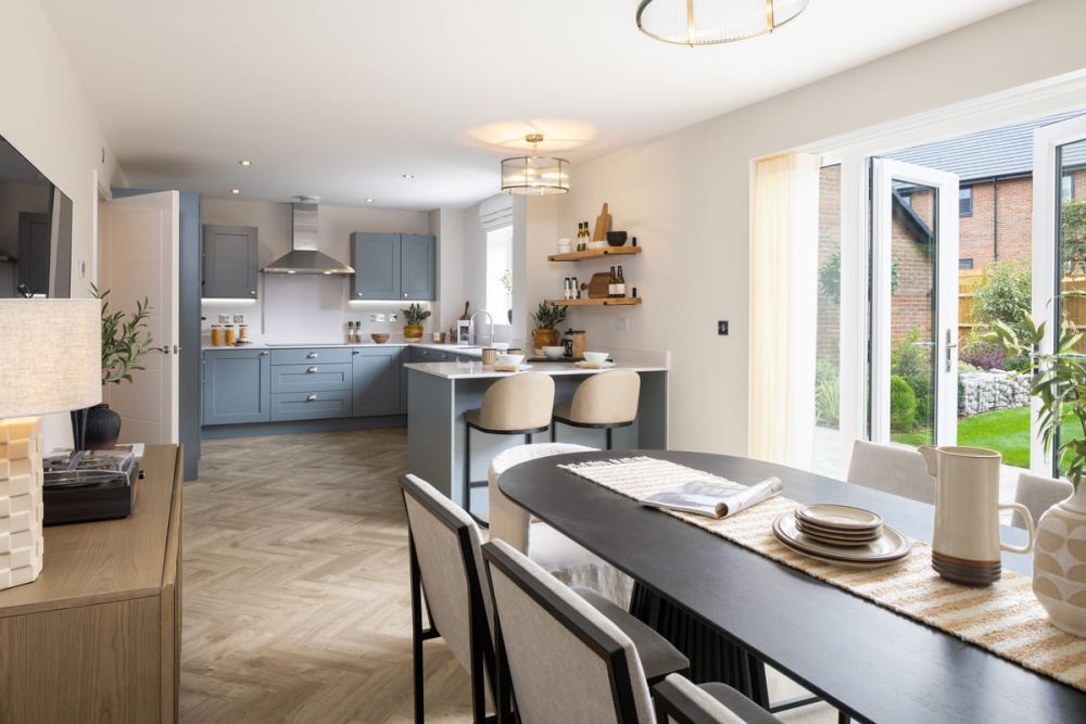 Property photo 1 of 7 Kitchen / Dining With Island