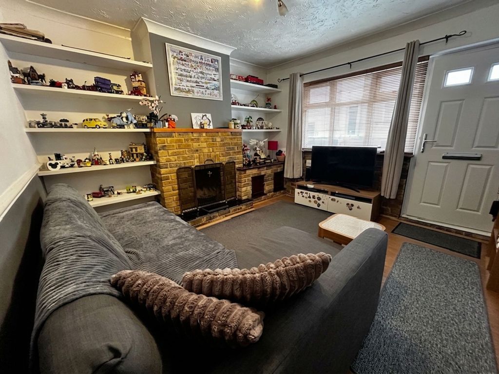 Property photo 2 of 12