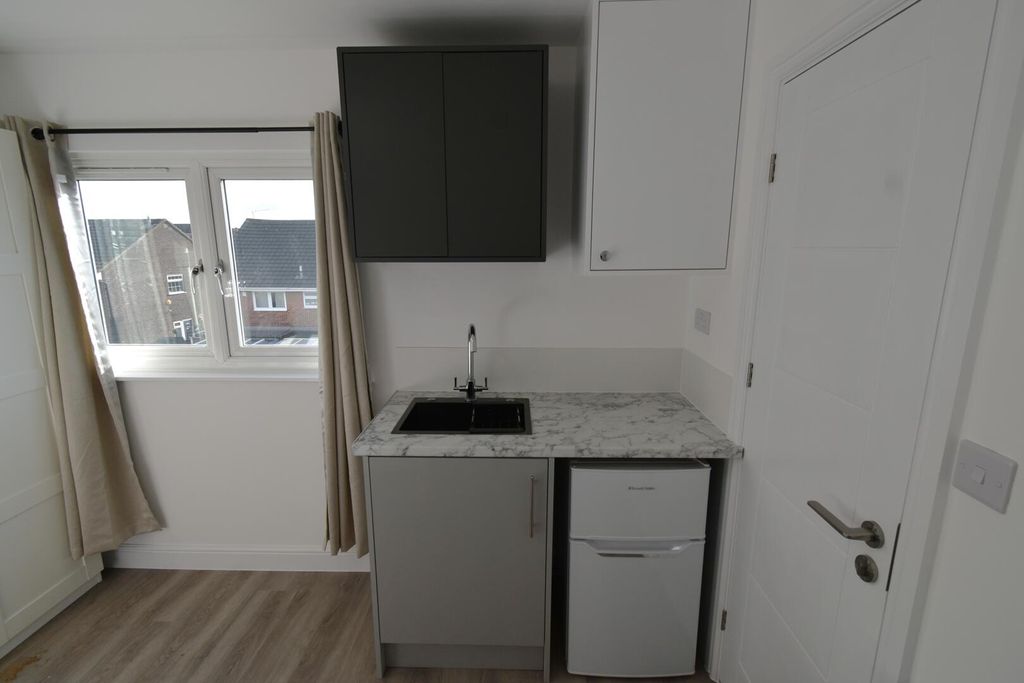 Property photo 2 of 4 Kitchen