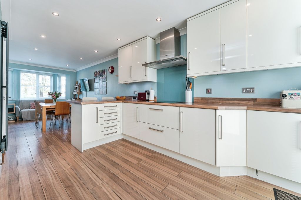 Property photo 2 of 21 Kitchen Diner