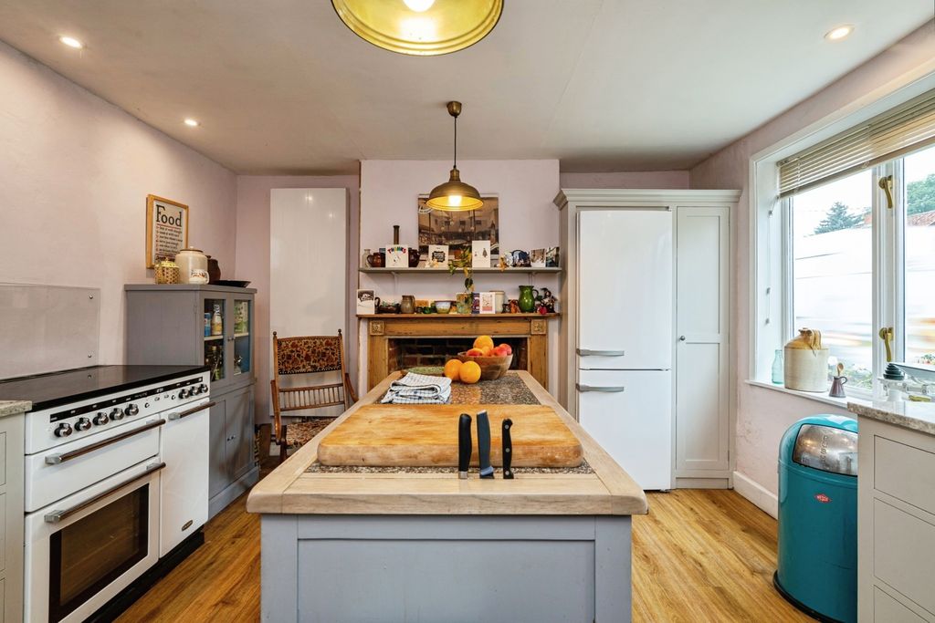 Property photo 3 of 23 Pbox-Img.Jpg