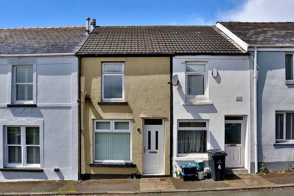 Property photo 1 of 15