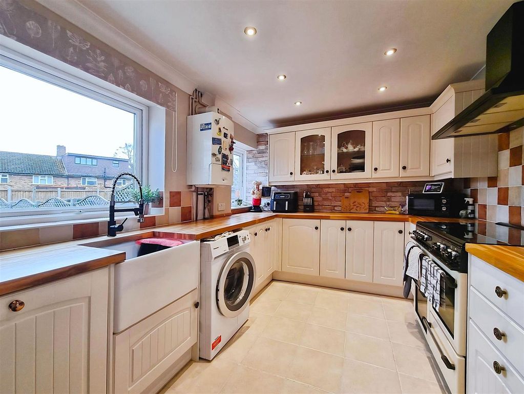 Property photo 3 of 17 3F322ee4-Photo-2025-11-03-08-48-46 20 282 29.Jpg