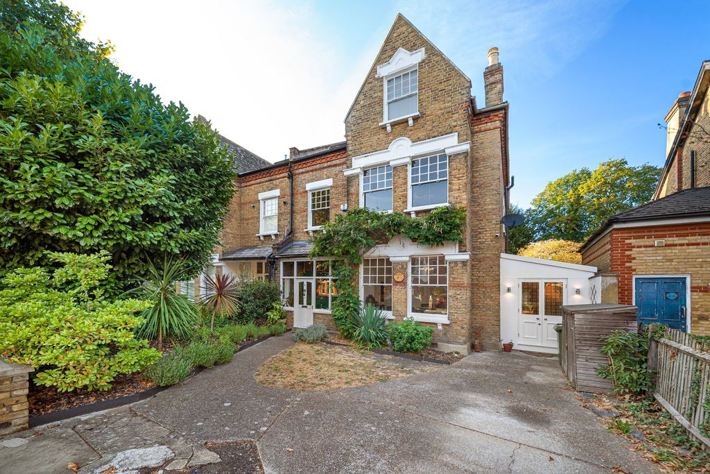 Property photo 1 of 24