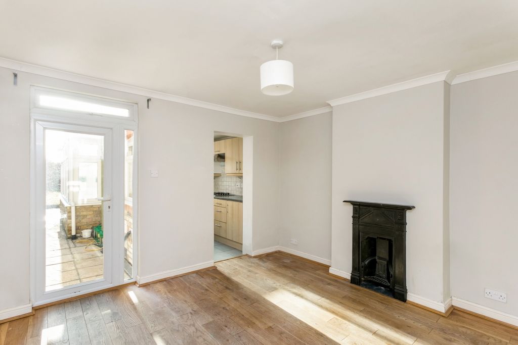 Property photo 2 of 14 13 Gordon Road Fp...