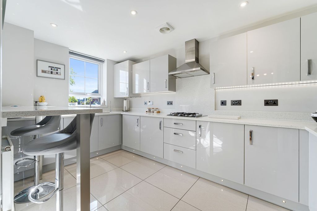 Property photo 3 of 31