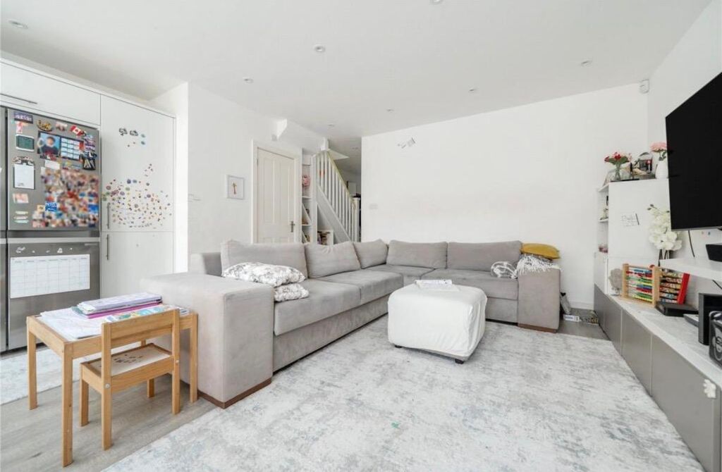 Property photo 3 of 14 Living Room