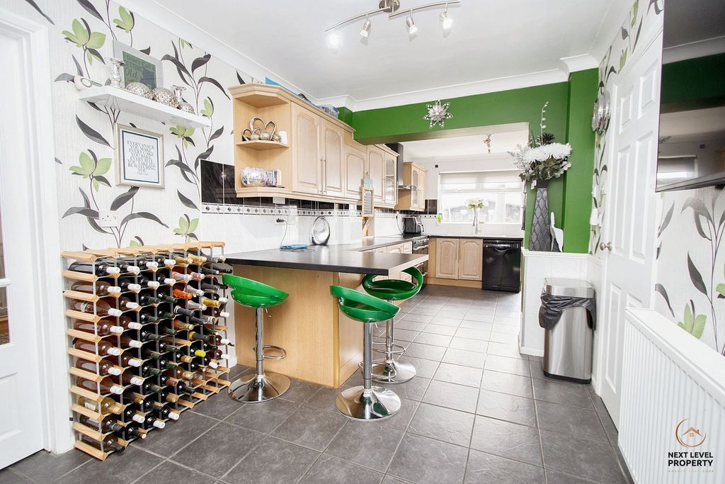 Property photo 3 of 29