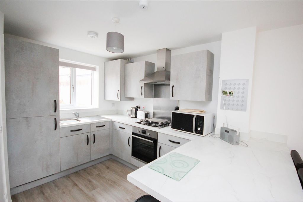 Property photo 3 of 12 Kitchen.Jpg