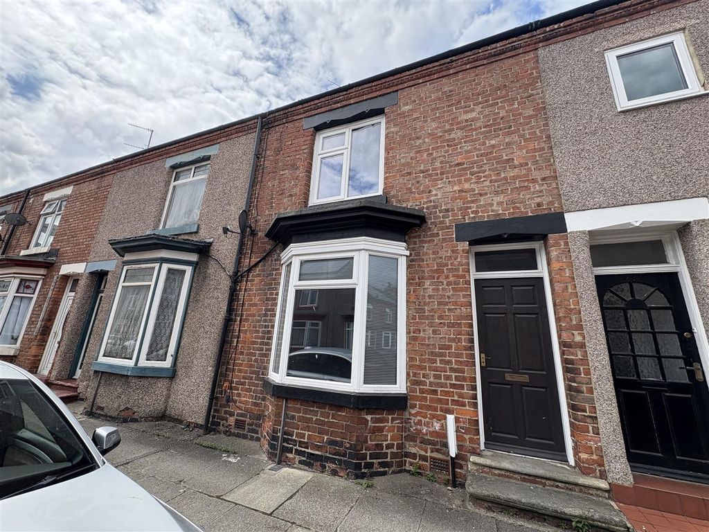 Property photo 1 of 7 Externally