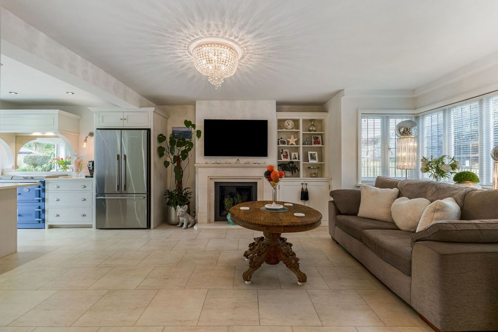 Additional image 6 of 4 bed detached house for salePrinces Crescent, Hove BN3