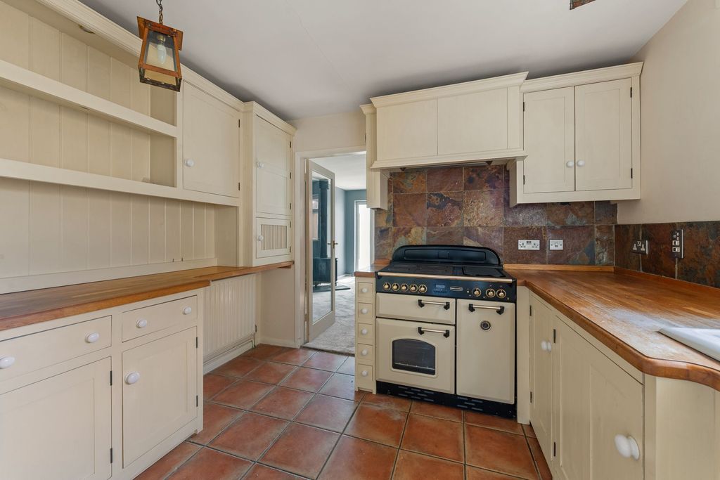 Property photo 2 of 22