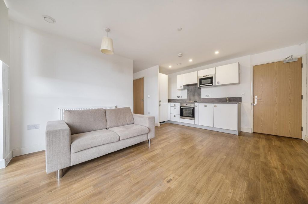 Property photo 3 of 18 1354270-20-68c18B3c63Db5.Jpg
