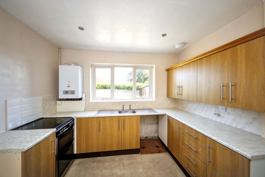 Property photo 2 of 22