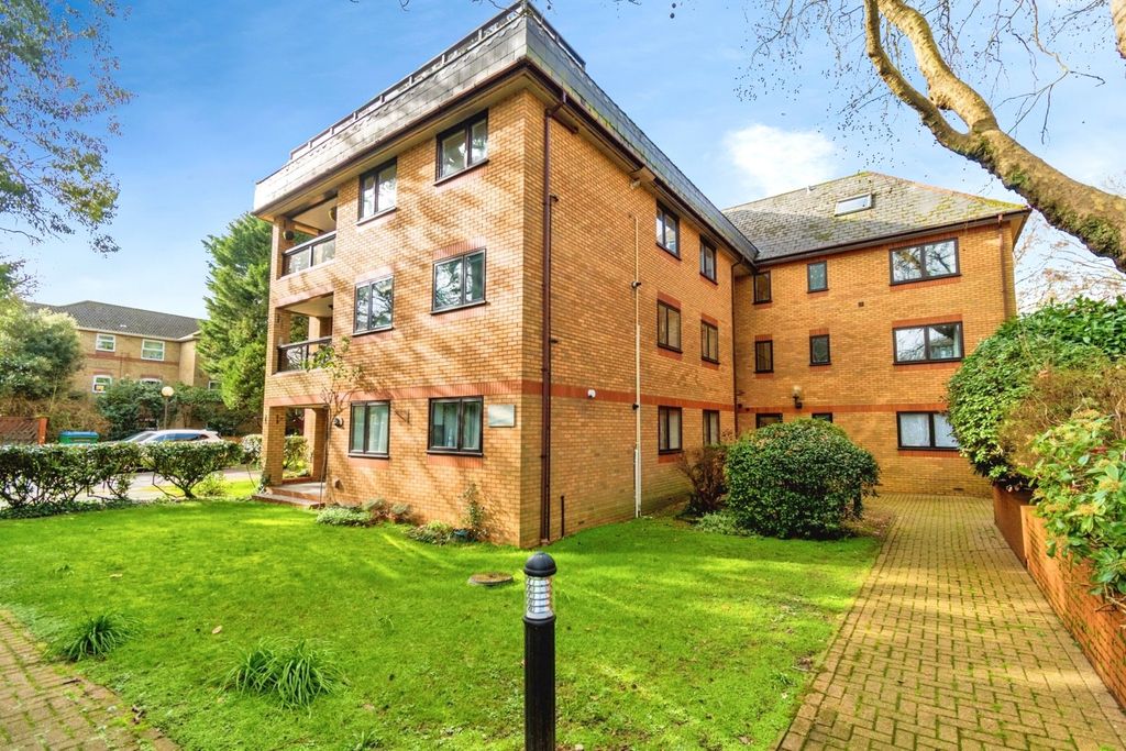 Property photo 2 of 15 Picture No. 10